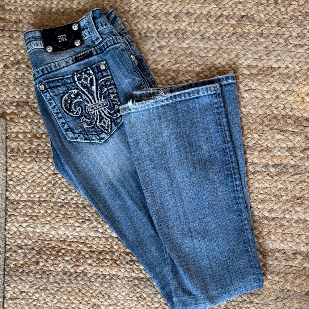 Miss Me Fleur de Lis Boot Cut Jeans size 29 35” inseam